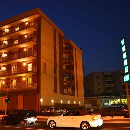 Hotel A-14 โมดูโญ ภายนอก รูปภาพ